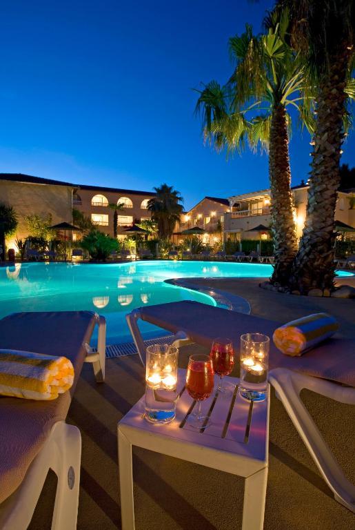 Le Cottage - Hotel & Spa อาร์เจเลส-ซัวร์-แมร์ ภายนอก รูปภาพ